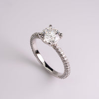 Anillo de Compromiso Pavé Round