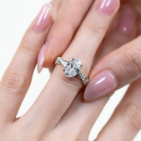 Anillo de Compromiso Twisted Shank Oval