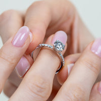 Anillo de Compromiso Sidestones 1.50 mm Round