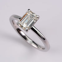 Anillo de Compromiso Solitario Emerald