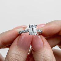 Anillo de Compromiso Sidestones 2.00 mm Emerald