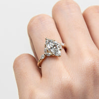 Anillo de Compromiso Laurel Marquise