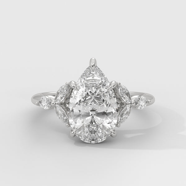 Anillo de Compromiso Laurel Pear