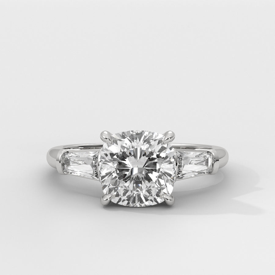 Anillo de Compromiso Baguette Sidestones Cushion