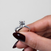 Anillo de Compromiso Sidestones 1.50 mm Oval